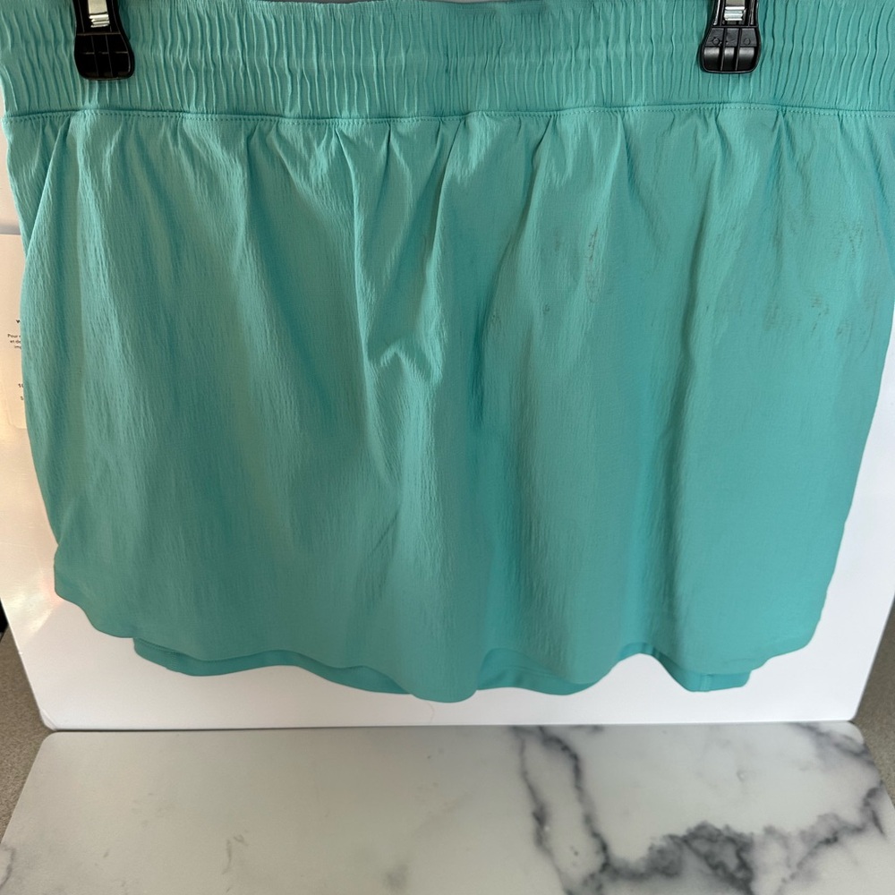 Athleta Trekkie shorts aqua NWT size 10